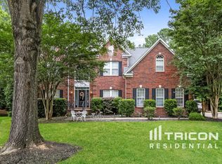 15510 Robsart Ct, Charlotte, NC 28277
