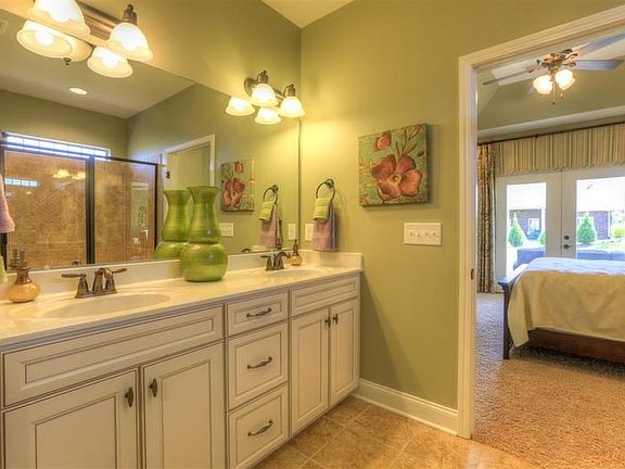 The Georgetown Owner s Bathroom