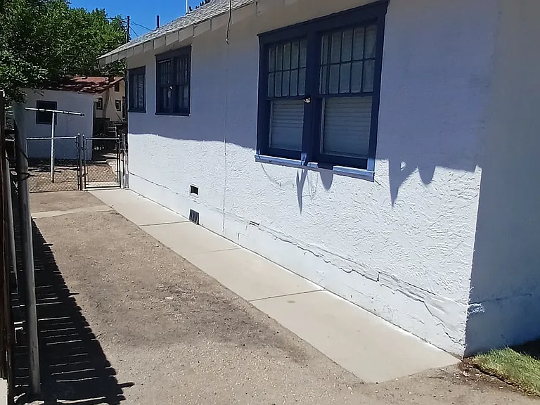 209 E Adams Ave — Photo 12