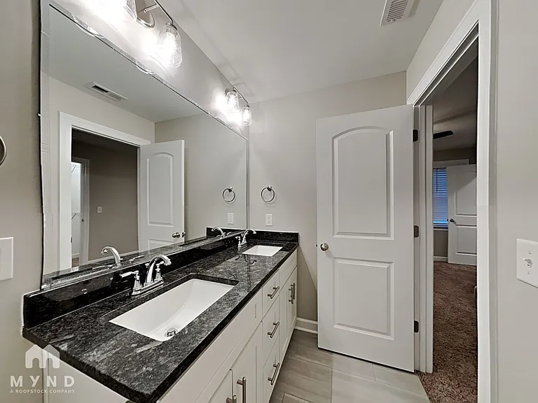 507 E Castle St — Photo 8