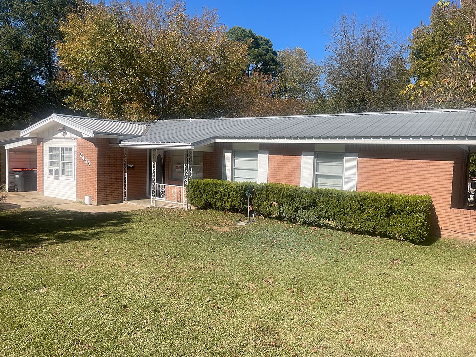1st image of 2445 Crescent Dr