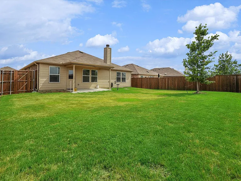 1633 Vernon Dr — Photo 20