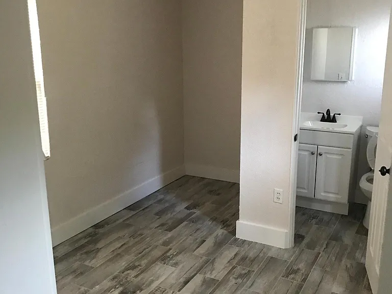 5 Carver Ct — Photo 2
