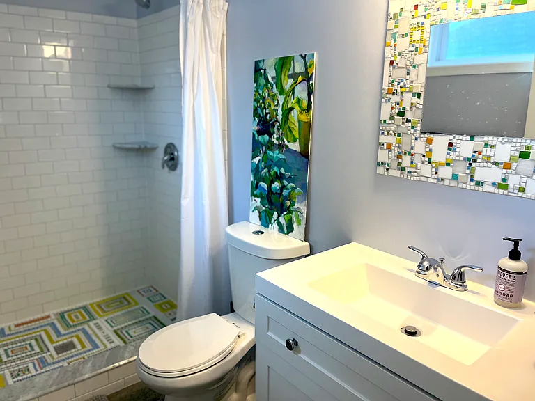 1619 Irving St NE — Photo 4