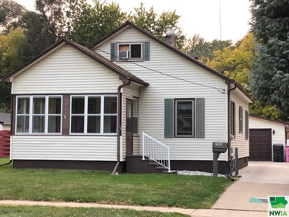 1st image of 2303 Isabella St
