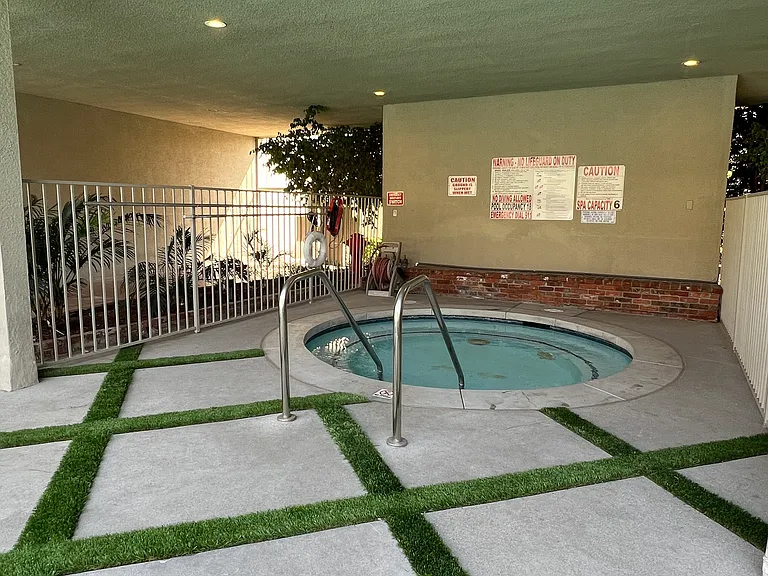 Stonewood Village Apartments — Photo 19
