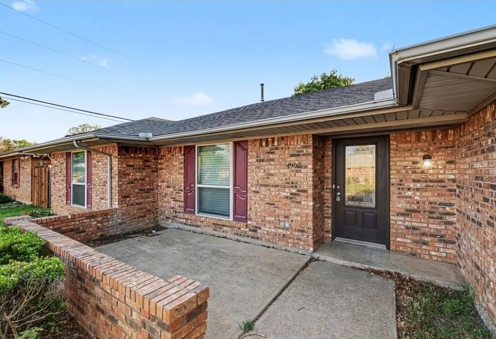4900 Ridgeline Dr — Photo 4