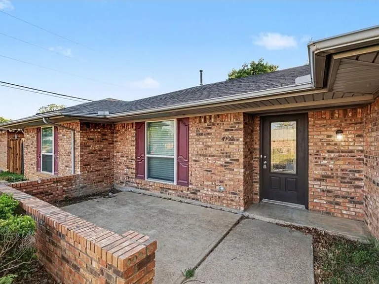 4900 Ridgeline Dr — Photo 4