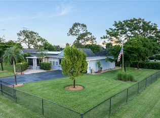 402 E Cleveland Ln, Lehigh Acres, FL 33936