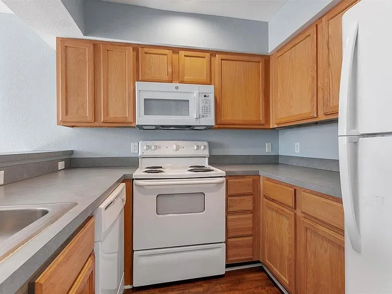 2307 Timber Oaks Ln — Photo 26