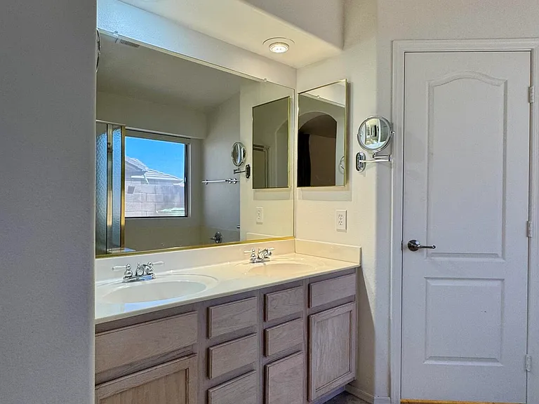 6510 W Behrend Dr — Photo 18