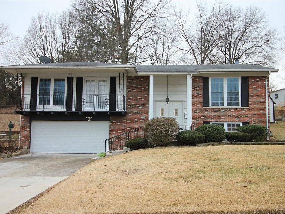 1st image of 3710 Seville Dr