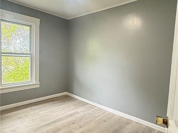 3rd image of 217 Boyden St #2