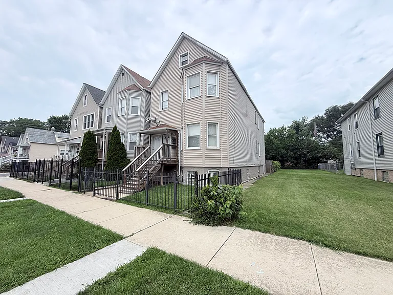 3008 E 81st St #2 — Photo 2