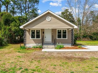 105 Robinson St, Clinton, NC 28328