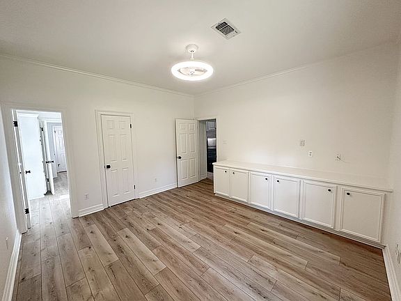 4th image of 306 Hilton Head Cir