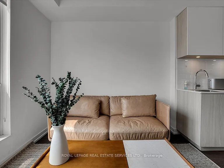 203 College St #2209 — Photo 18