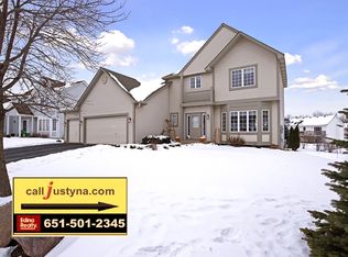 649 Falcon Ridge Rd, Woodbury, MN 55125