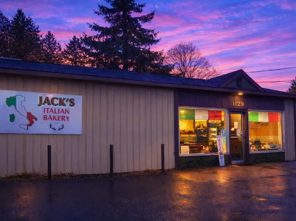 1129 N State St, Big Rapids, MI 49307