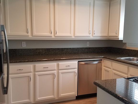 5th image of 21 Bentwood Ln