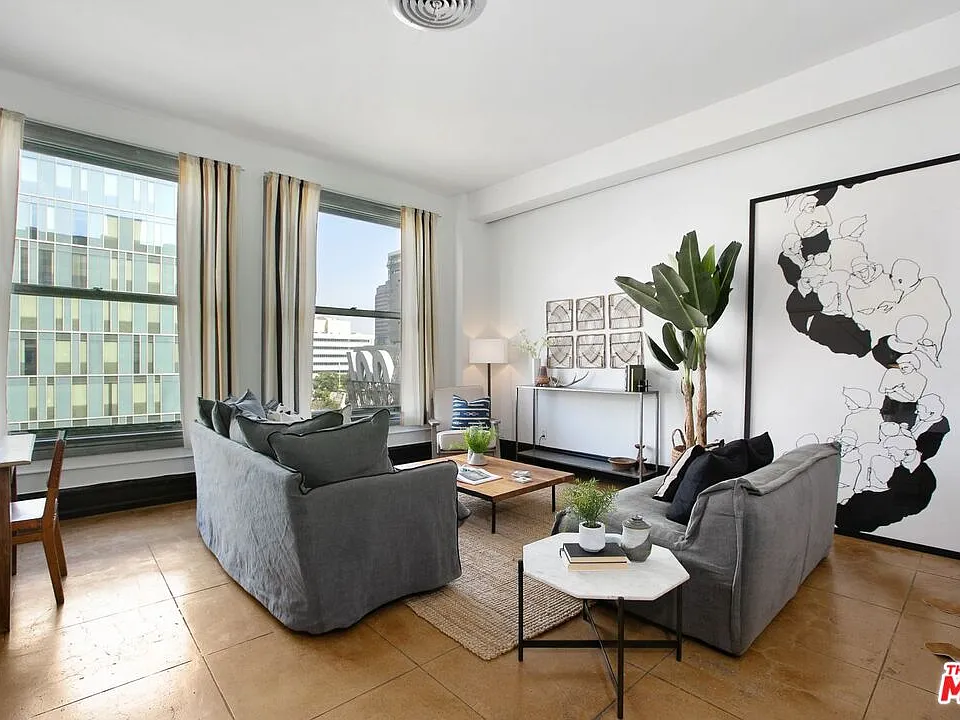 108 W 2nd St #514