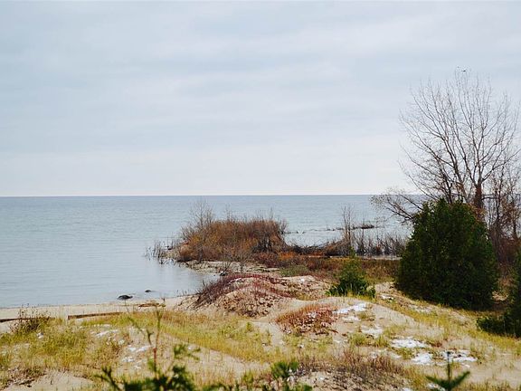 3rd image of 04061 Lake Shore Dr