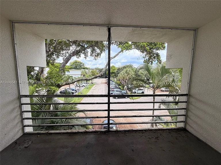 4205 N University Dr #309 — Photo 27