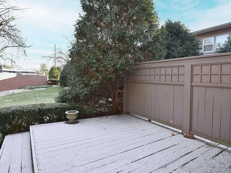 1075 N Old Woodward Ave — Photo 23