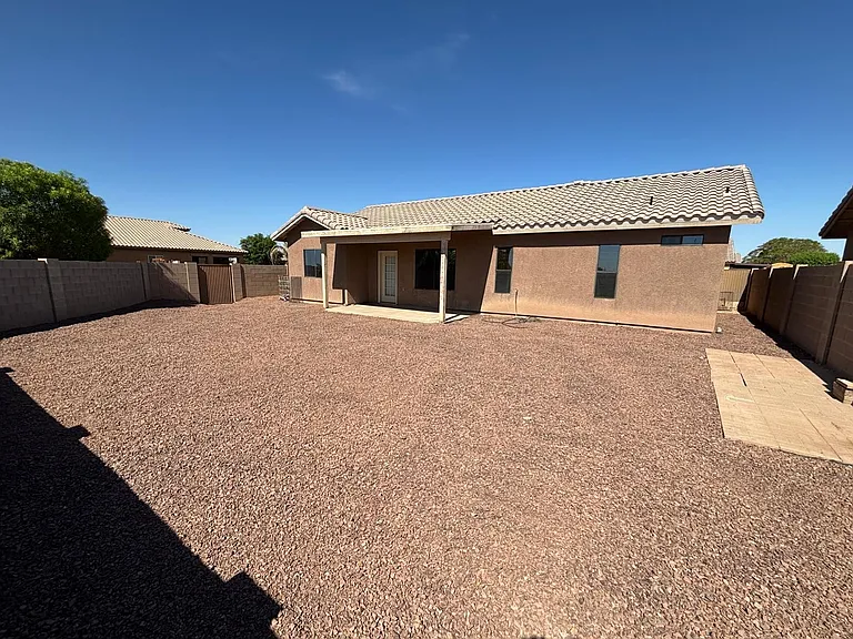1427 N Avenida Serenidad Ave — Photo 23