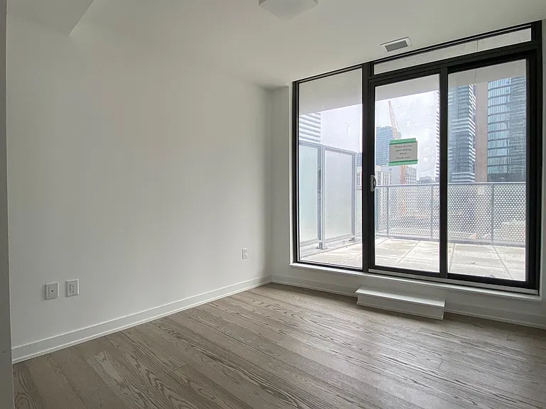 11 Wellesley St W #607 — Photo 7