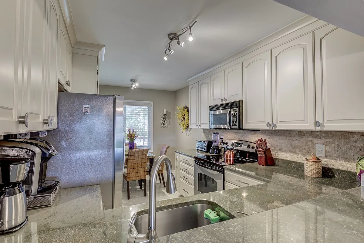 Building Photo - 760 Augusta Blvd #D204