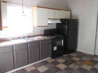 108 E Church St, Pierceton, IN 46562