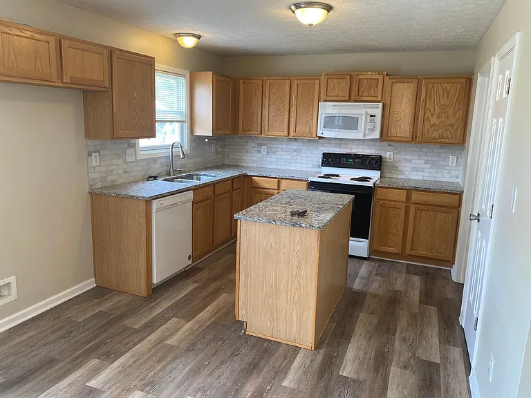 14204 Victory Ridge Dr — Photo 8