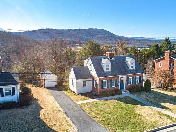 2nd image of 600 River Dr