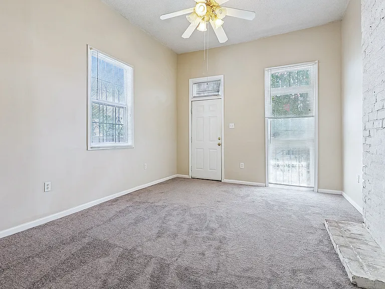 2916 Philip St — Photo 11