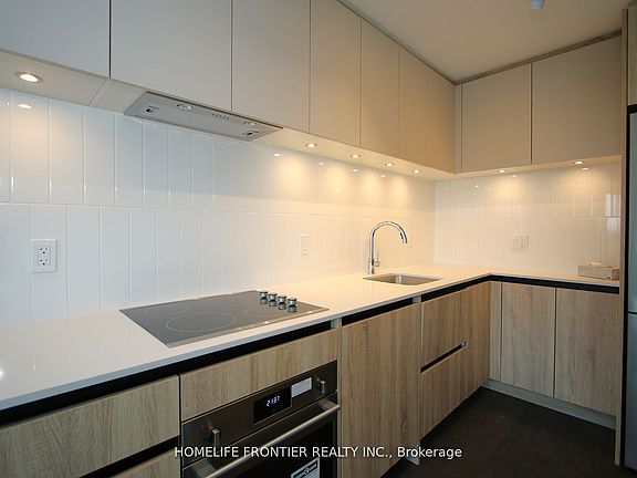 4th image of 7950 Bathurst St #1009