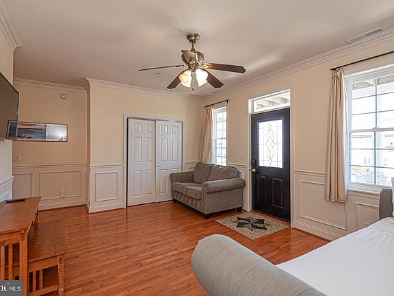 3rd image of 203 Saint Louis Ave Unit B