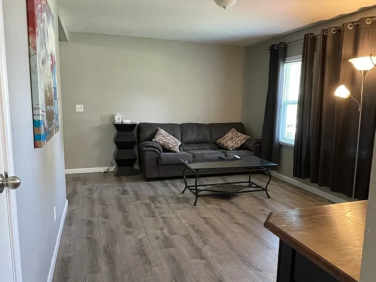 403 Alden Dr — Photo 7