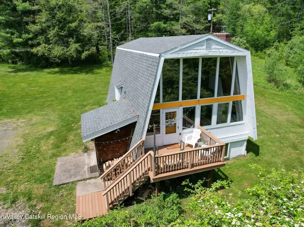 1324 W Settlement Road, Roxbury, NY 12474