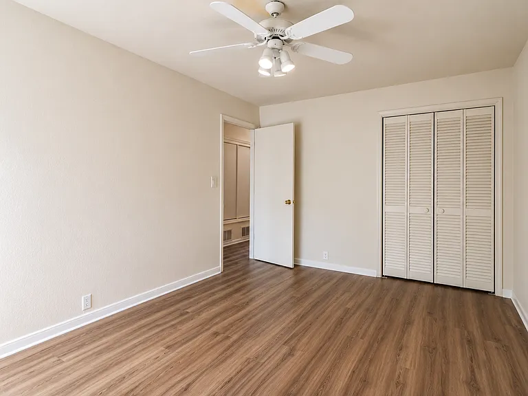 10916 Griffith Park Dr NE — Photo 11