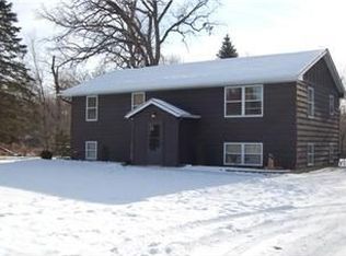 7927 Pioneer Rd, Wyoming, MN 55092