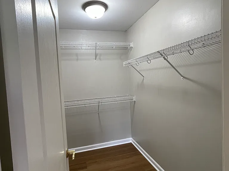 301 Skyview Ct — Photo 10