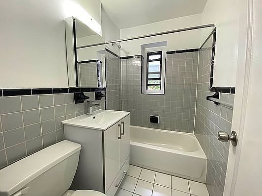 4th image of 81-10 135th St #509