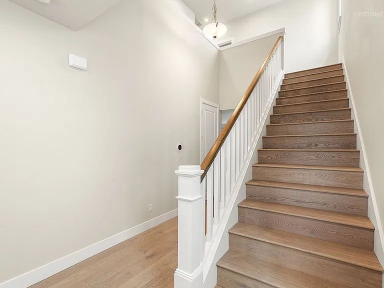 11678 NW Kearney St — Photo 27