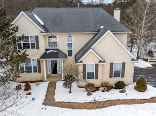 14 Kristen Cir, Pottstown, PA 19464