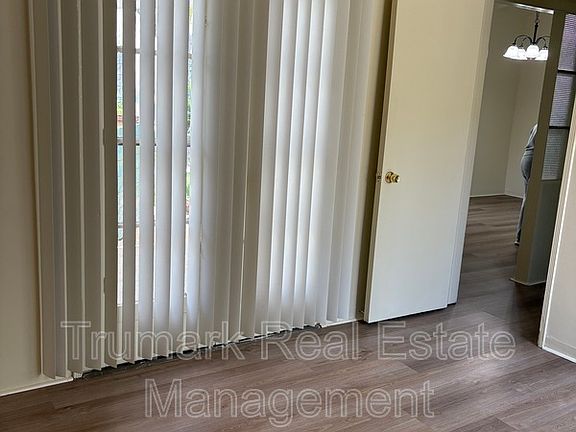 2nd image of 1037 E Glenoaks Blvd #A