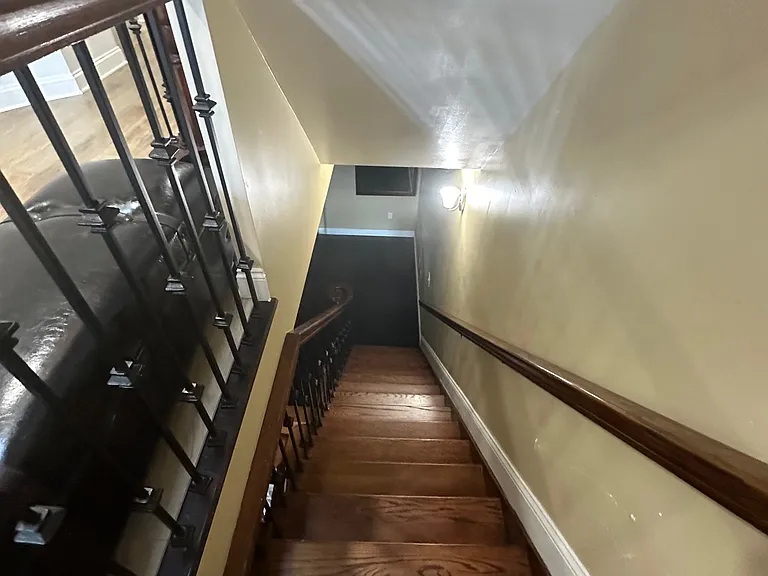 9033 Wall St #5 — Photo 32
