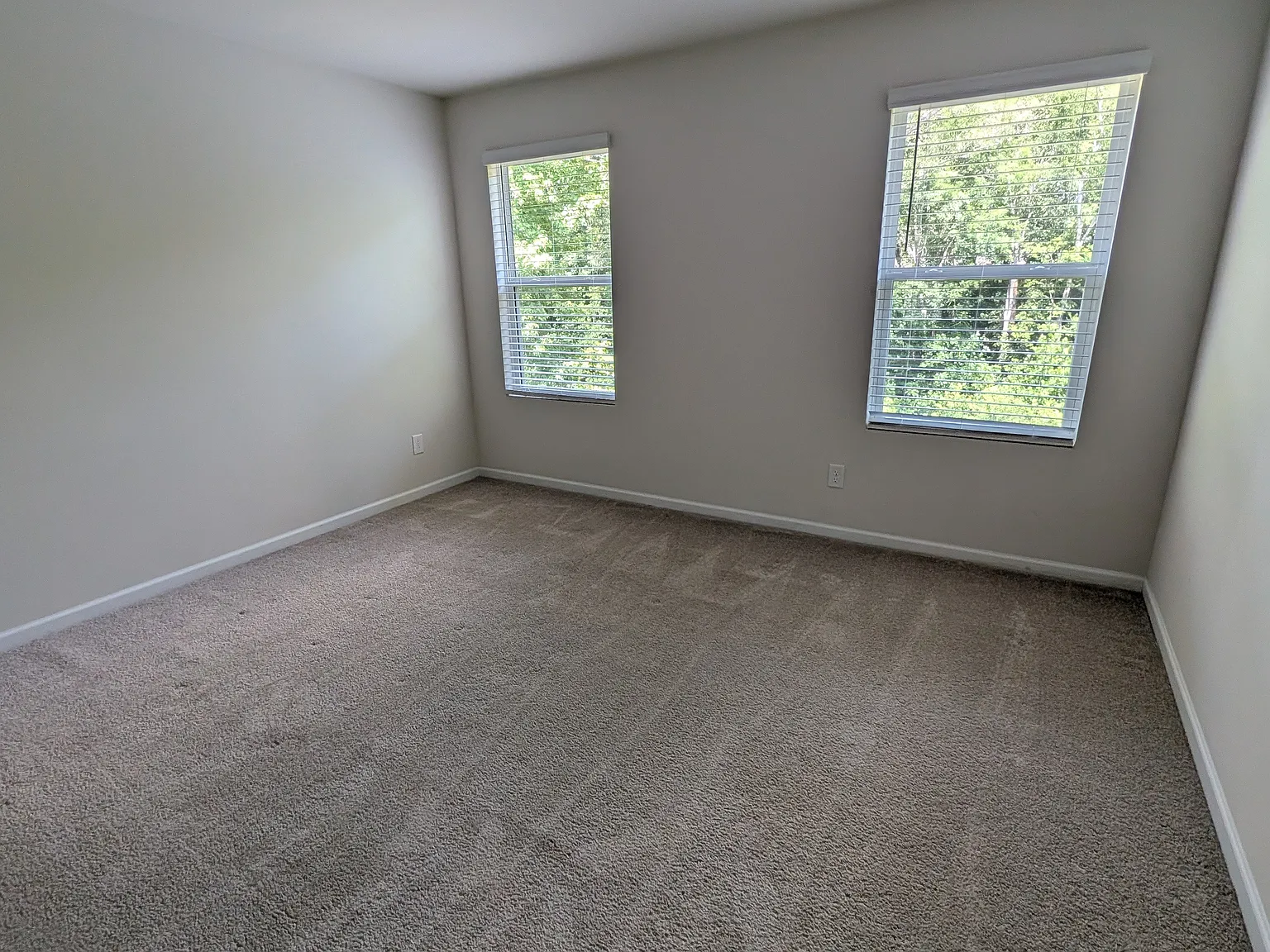 4 bed, 2.5 bath, 1744 sqft, $1,800 — Photo 3