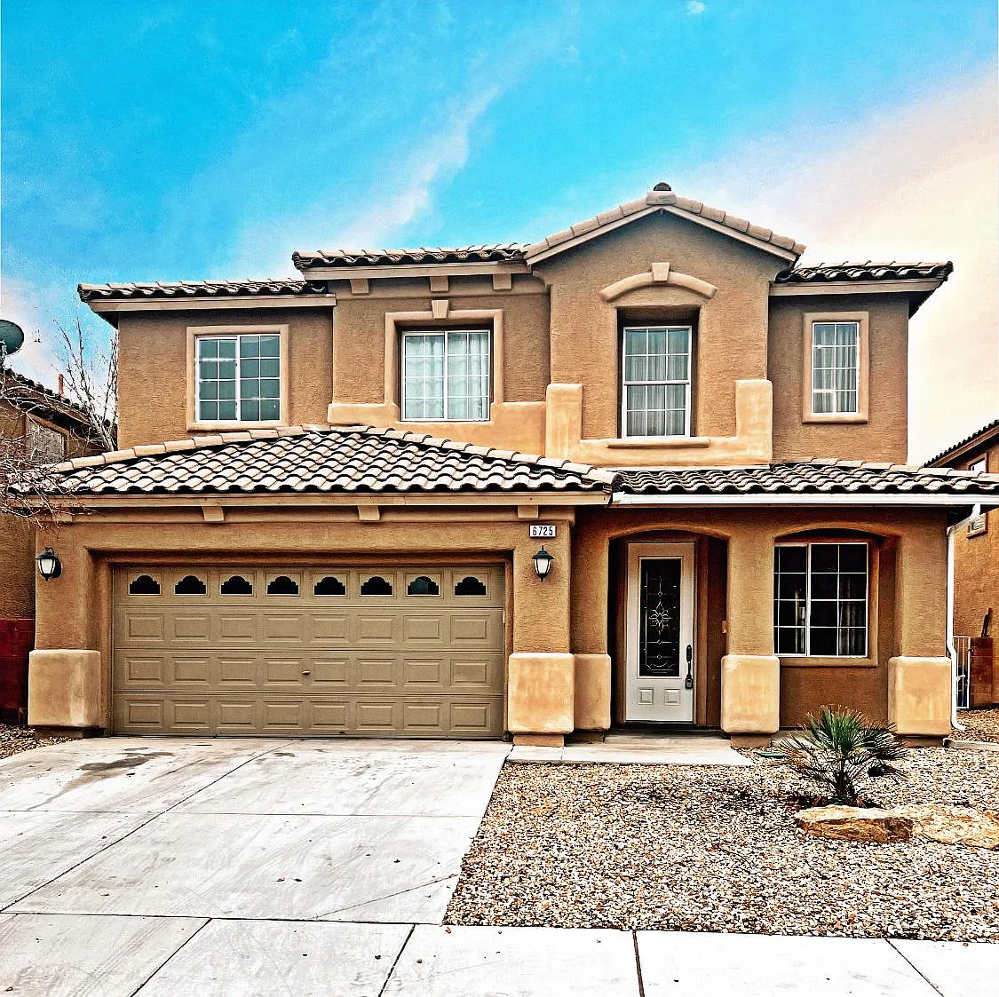 5 bed, 2.5 bath, 2790 sqft, $2,700 — Photo 1