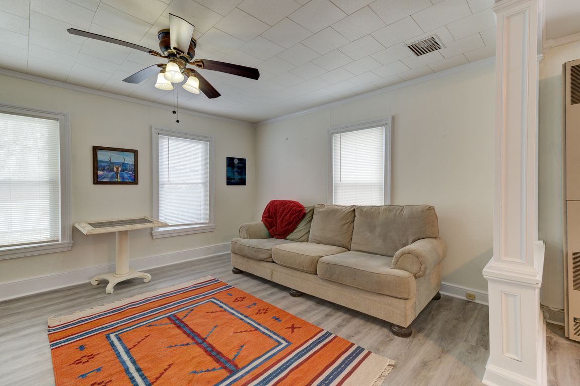 next background image